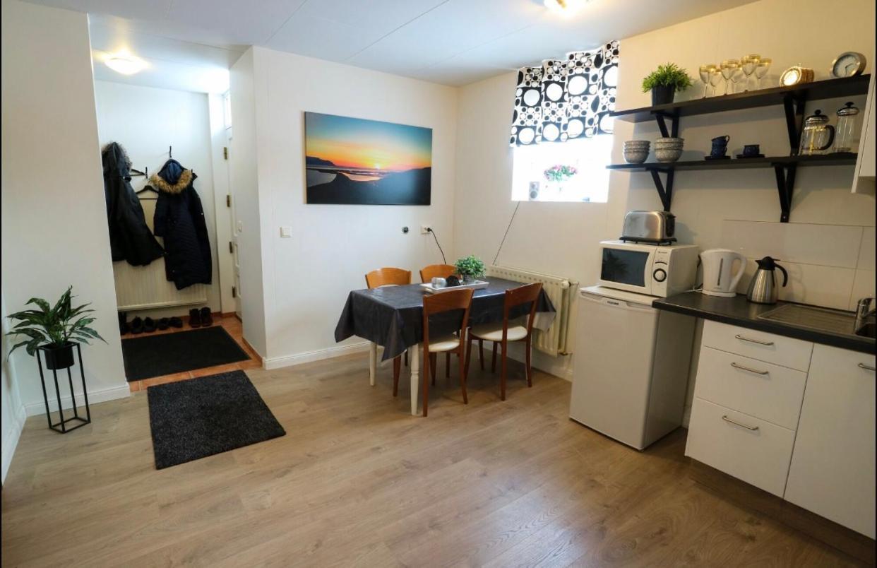Готель 10B Gamla Laeknishusith Hg15108 Saudarkrokur Екстер'єр фото
